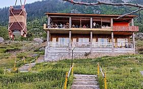 Khana Badosh Resort